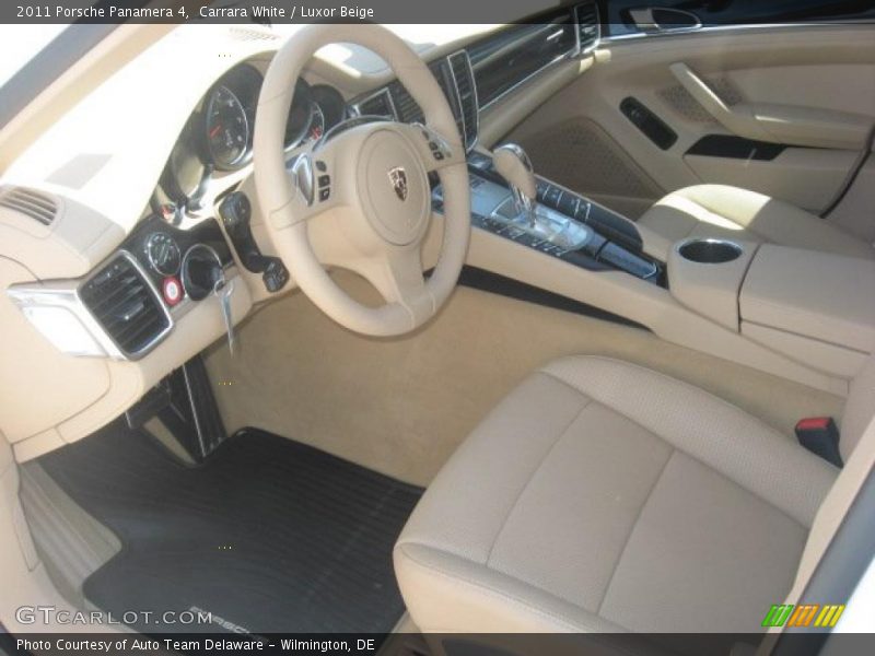 Carrara White / Luxor Beige 2011 Porsche Panamera 4