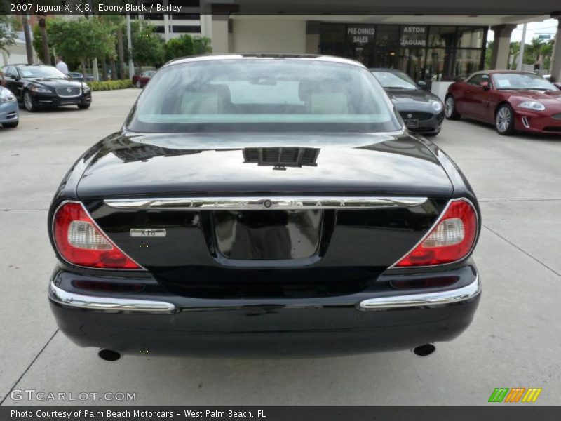 Ebony Black / Barley 2007 Jaguar XJ XJ8