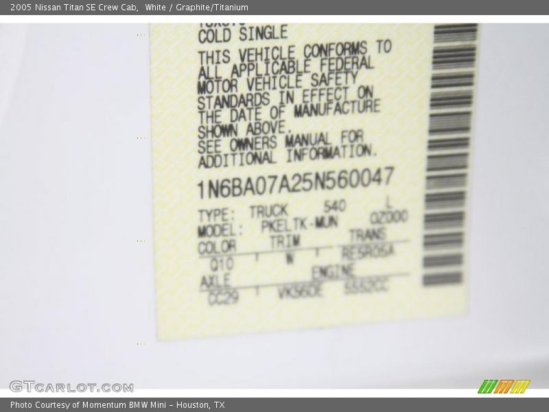 White / Graphite/Titanium 2005 Nissan Titan SE Crew Cab