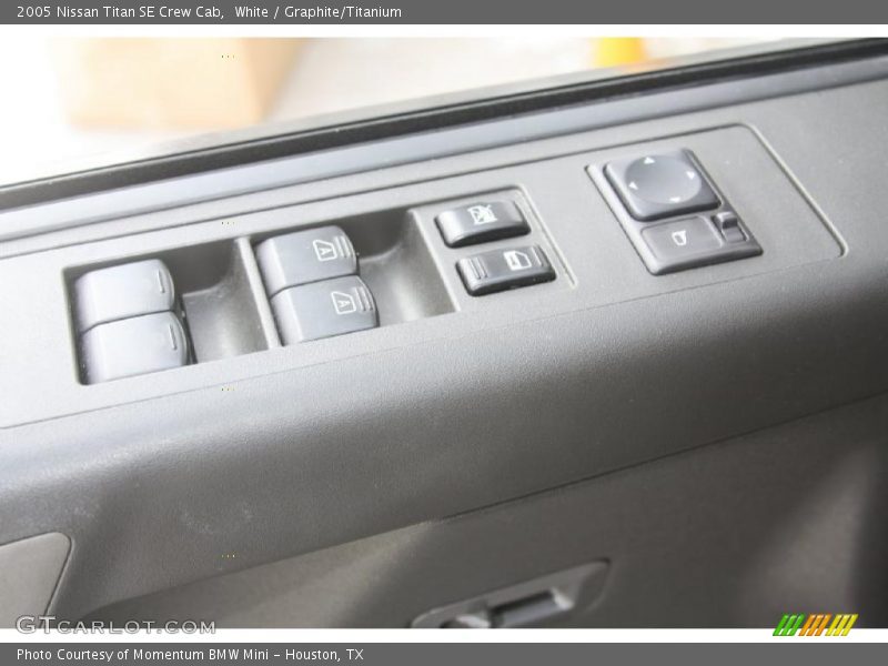 White / Graphite/Titanium 2005 Nissan Titan SE Crew Cab