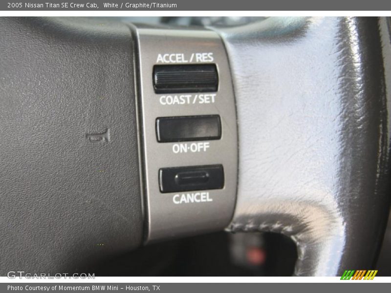White / Graphite/Titanium 2005 Nissan Titan SE Crew Cab
