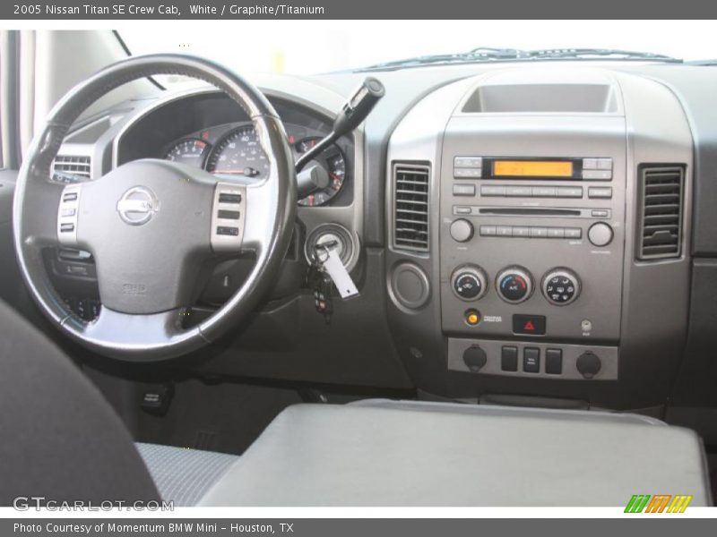 White / Graphite/Titanium 2005 Nissan Titan SE Crew Cab