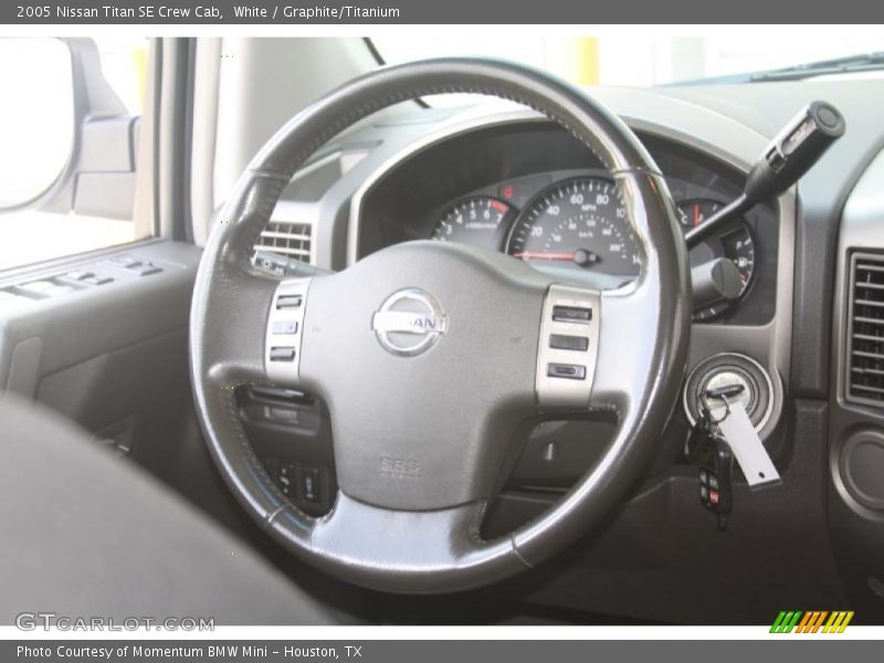 White / Graphite/Titanium 2005 Nissan Titan SE Crew Cab