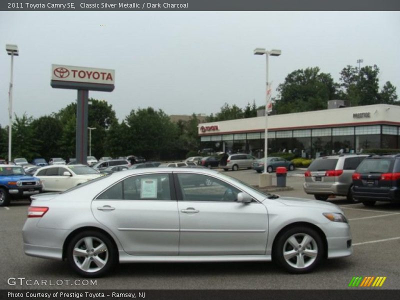 Classic Silver Metallic / Dark Charcoal 2011 Toyota Camry SE