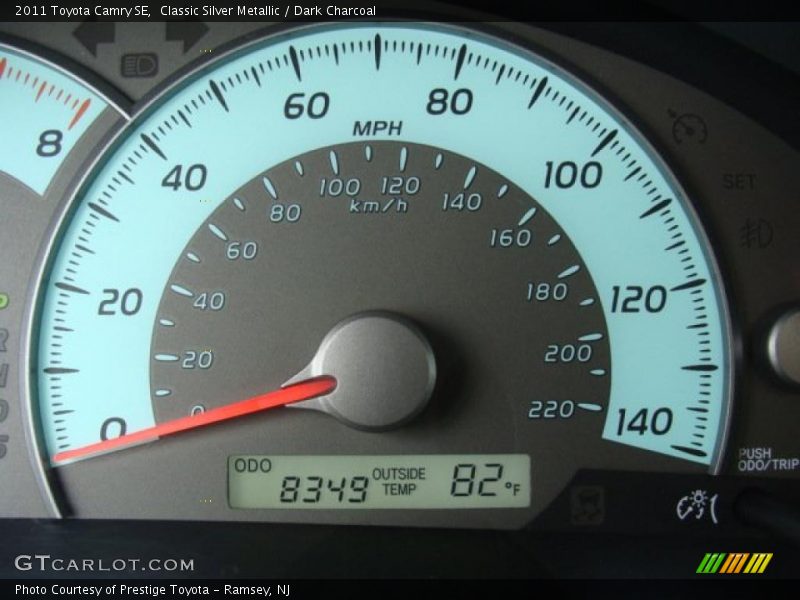 Classic Silver Metallic / Dark Charcoal 2011 Toyota Camry SE