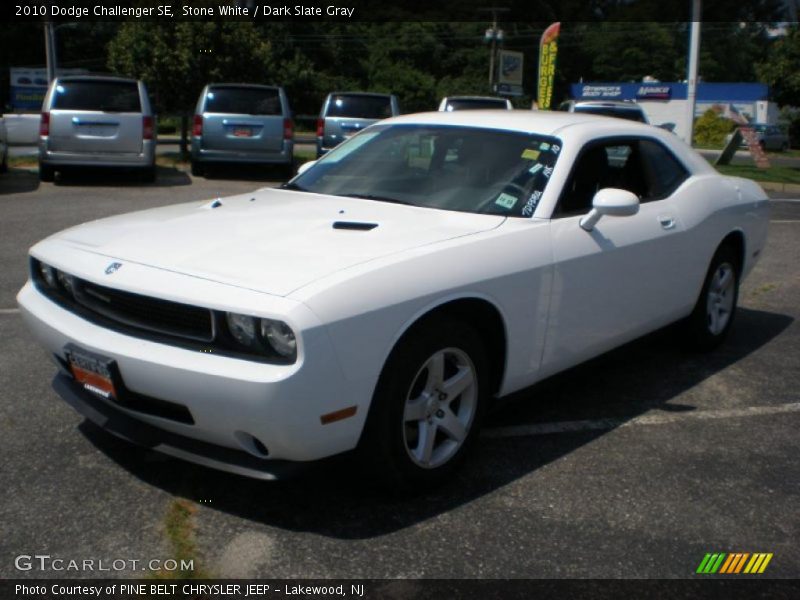 Stone White / Dark Slate Gray 2010 Dodge Challenger SE