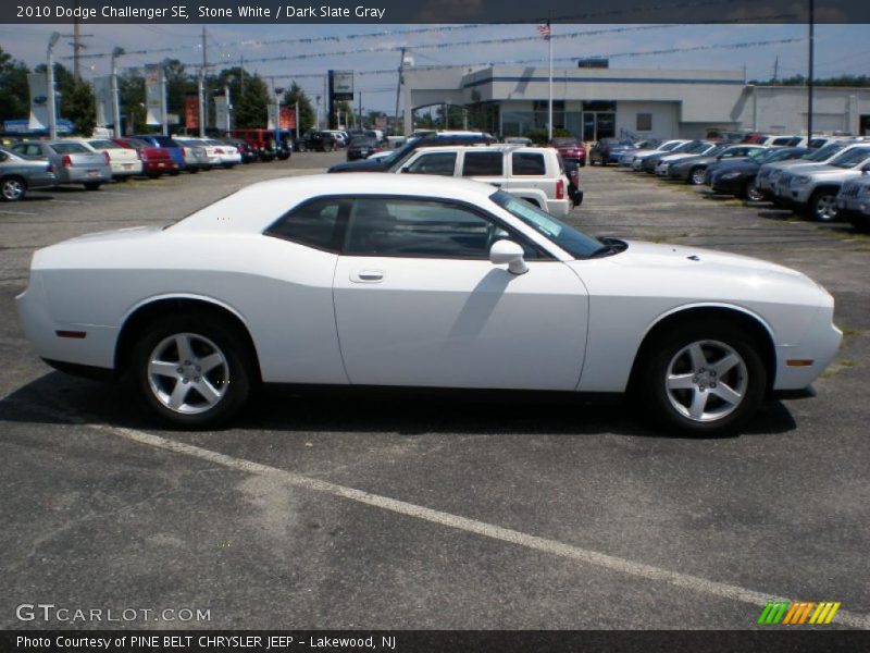 Stone White / Dark Slate Gray 2010 Dodge Challenger SE