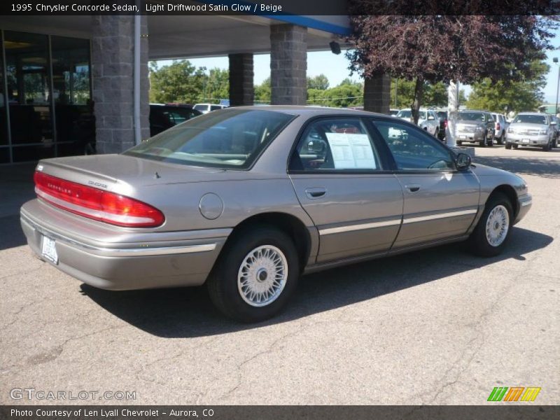Light Driftwood Satin Glow / Beige 1995 Chrysler Concorde Sedan
