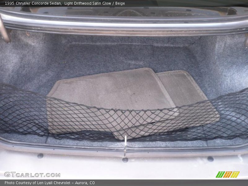 Light Driftwood Satin Glow / Beige 1995 Chrysler Concorde Sedan