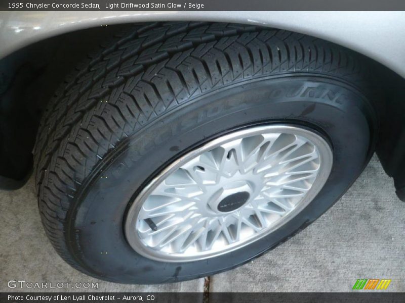 Light Driftwood Satin Glow / Beige 1995 Chrysler Concorde Sedan