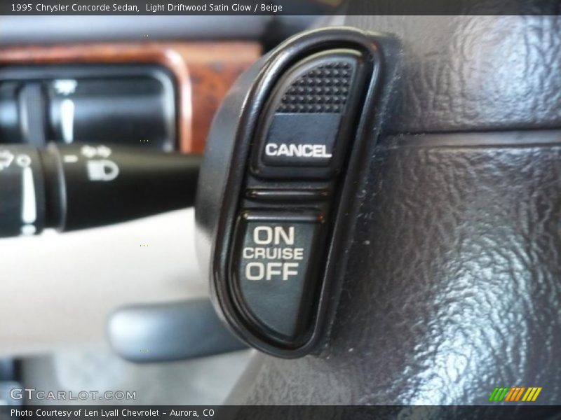 Light Driftwood Satin Glow / Beige 1995 Chrysler Concorde Sedan