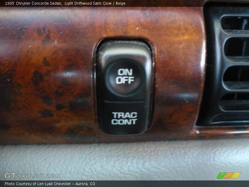 Light Driftwood Satin Glow / Beige 1995 Chrysler Concorde Sedan