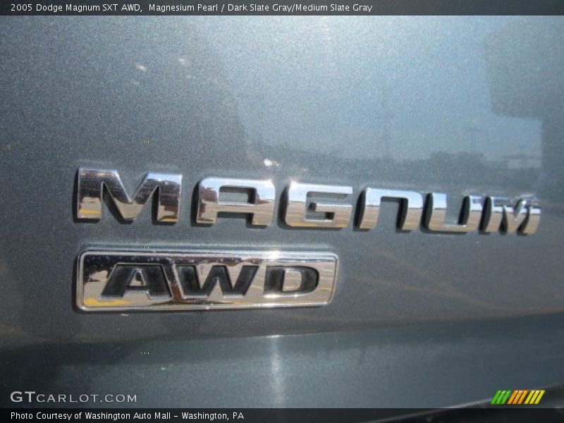  2005 Magnum SXT AWD Logo