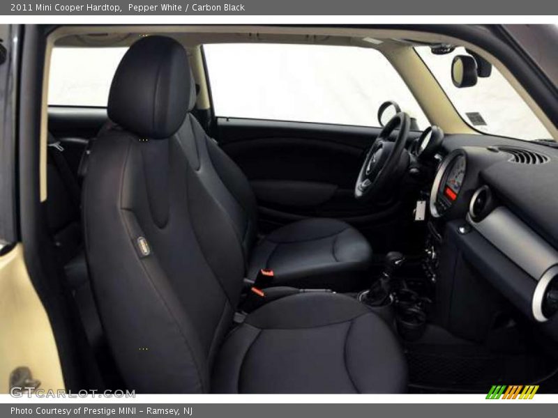 Pepper White / Carbon Black 2011 Mini Cooper Hardtop