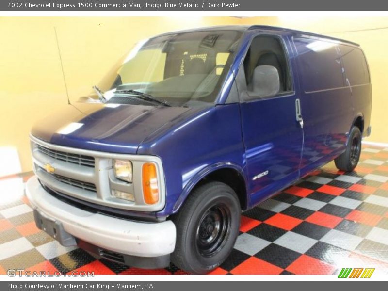 Front 3/4 View of 2002 Express 1500 Commercial Van