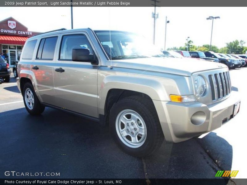 Light Sandstone Metallic / Light Pebble Beige 2009 Jeep Patriot Sport