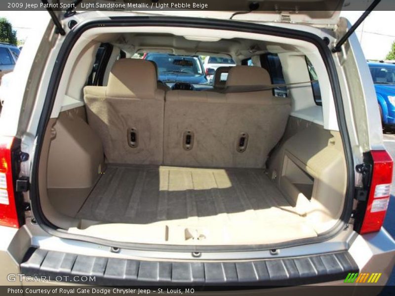Light Sandstone Metallic / Light Pebble Beige 2009 Jeep Patriot Sport