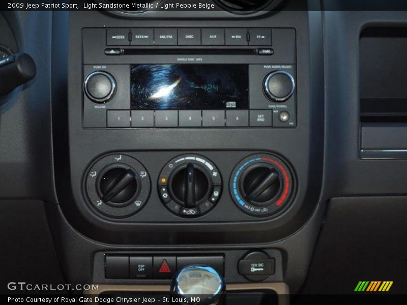 Light Sandstone Metallic / Light Pebble Beige 2009 Jeep Patriot Sport