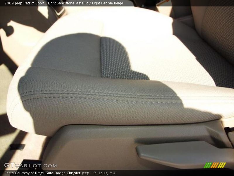Light Sandstone Metallic / Light Pebble Beige 2009 Jeep Patriot Sport