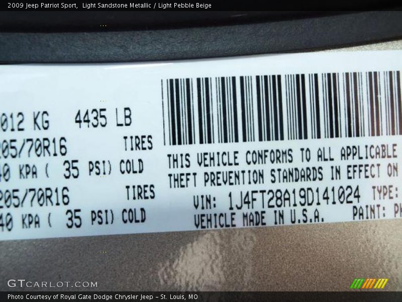 Light Sandstone Metallic / Light Pebble Beige 2009 Jeep Patriot Sport