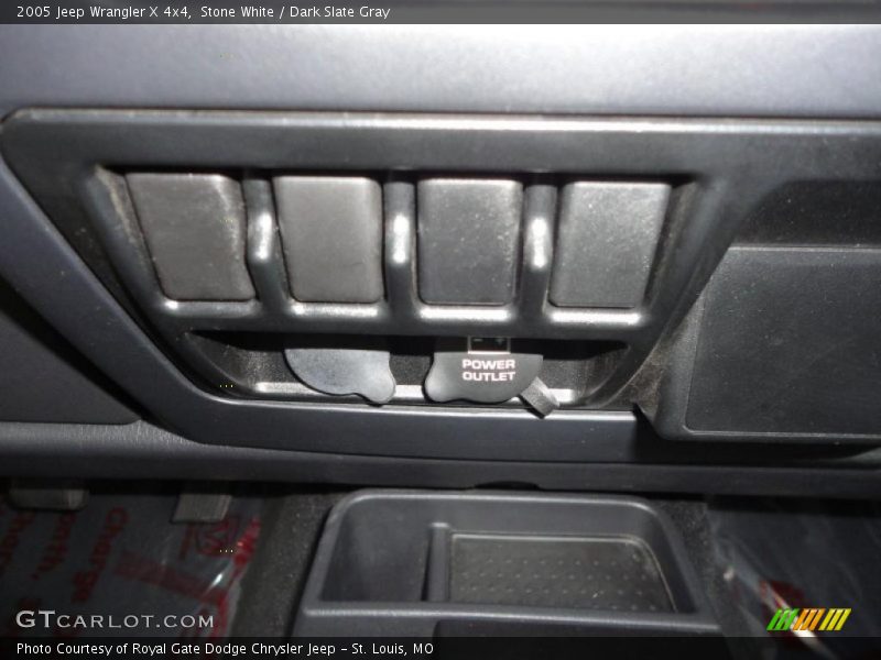 Stone White / Dark Slate Gray 2005 Jeep Wrangler X 4x4