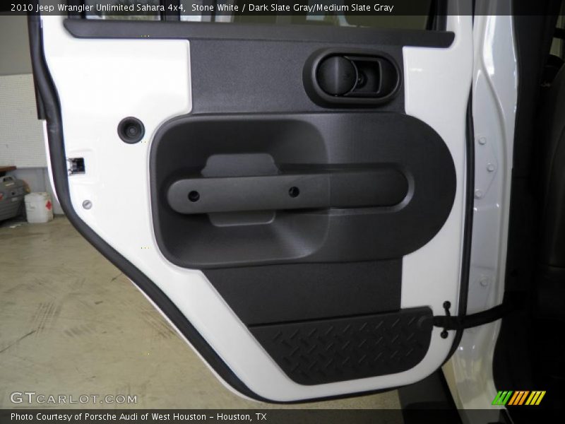 Door Panel of 2010 Wrangler Unlimited Sahara 4x4