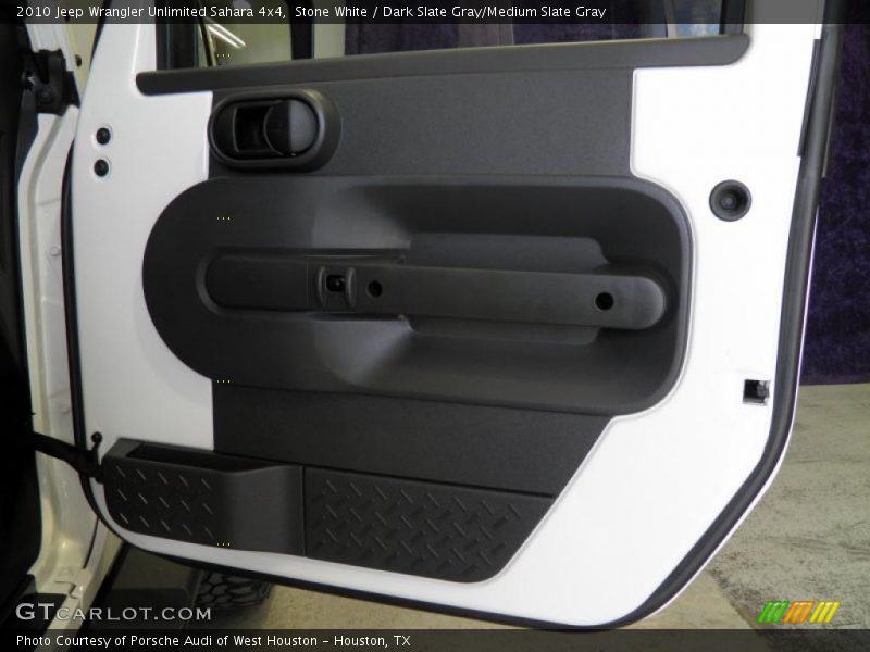 Door Panel of 2010 Wrangler Unlimited Sahara 4x4