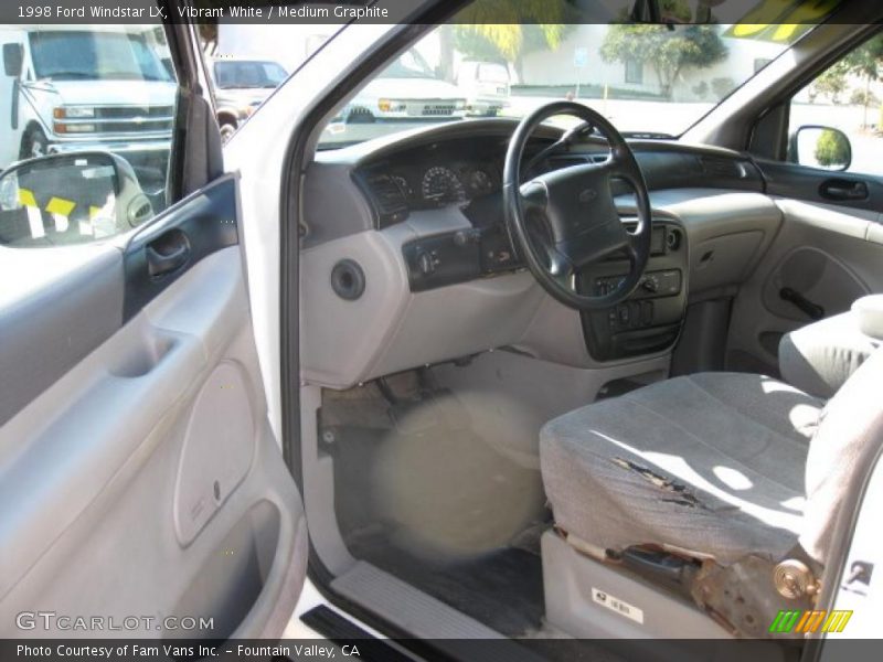 Vibrant White / Medium Graphite 1998 Ford Windstar LX