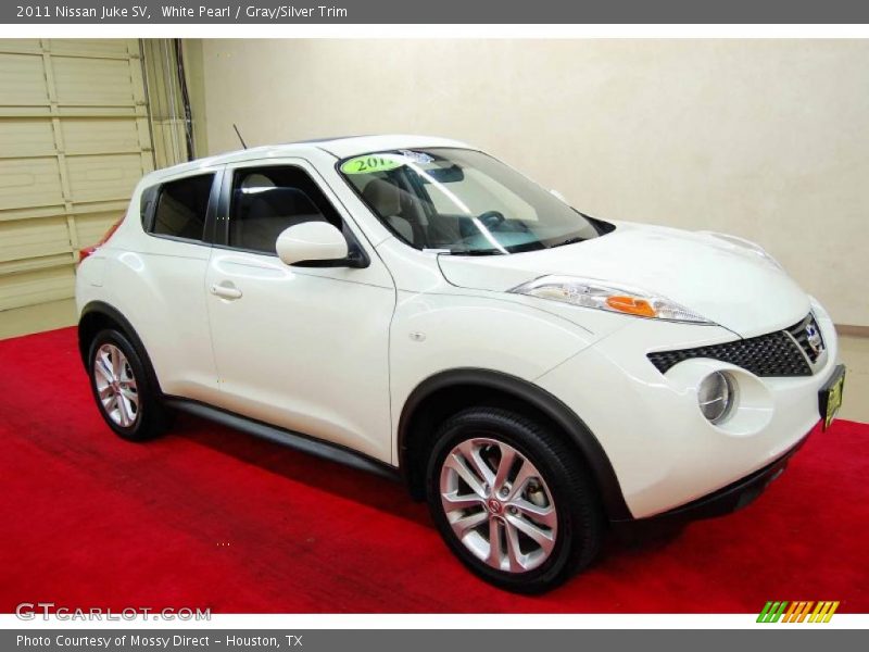 White Pearl / Gray/Silver Trim 2011 Nissan Juke SV