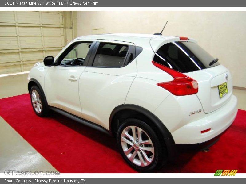 White Pearl / Gray/Silver Trim 2011 Nissan Juke SV