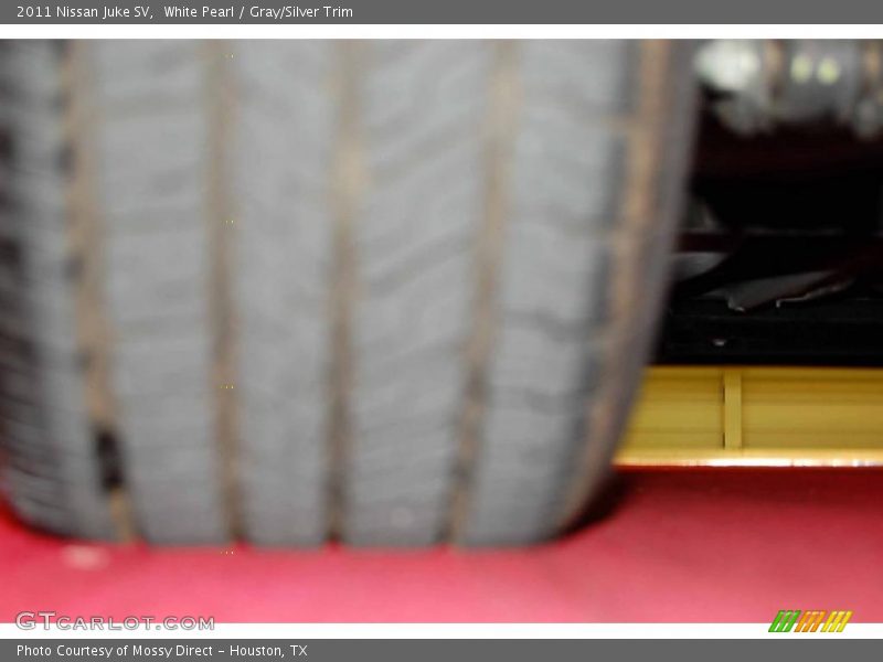 White Pearl / Gray/Silver Trim 2011 Nissan Juke SV