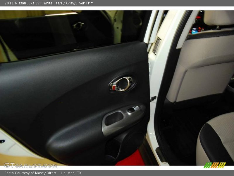 White Pearl / Gray/Silver Trim 2011 Nissan Juke SV