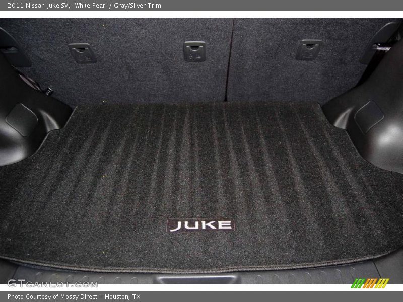  2011 Juke SV Trunk