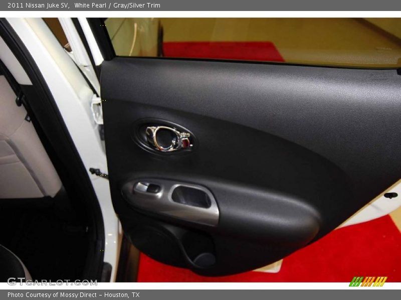White Pearl / Gray/Silver Trim 2011 Nissan Juke SV
