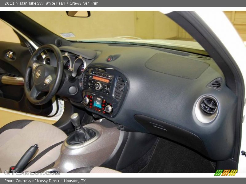 White Pearl / Gray/Silver Trim 2011 Nissan Juke SV
