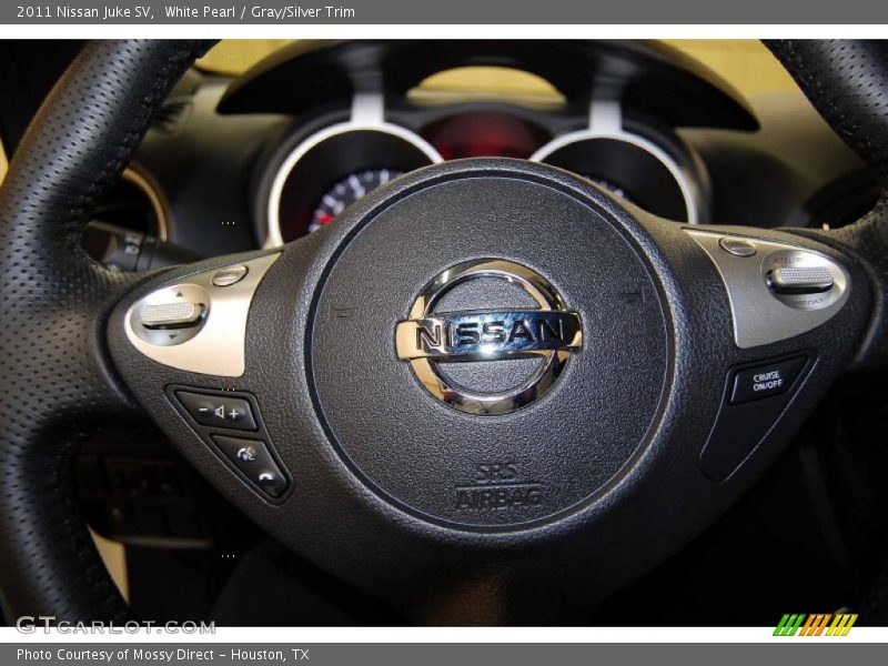 White Pearl / Gray/Silver Trim 2011 Nissan Juke SV