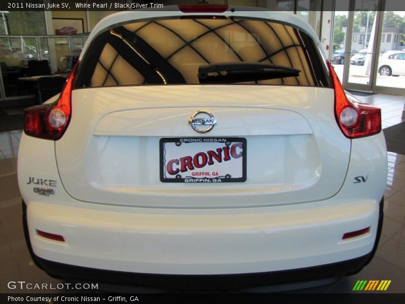 White Pearl / Black/Silver Trim 2011 Nissan Juke SV