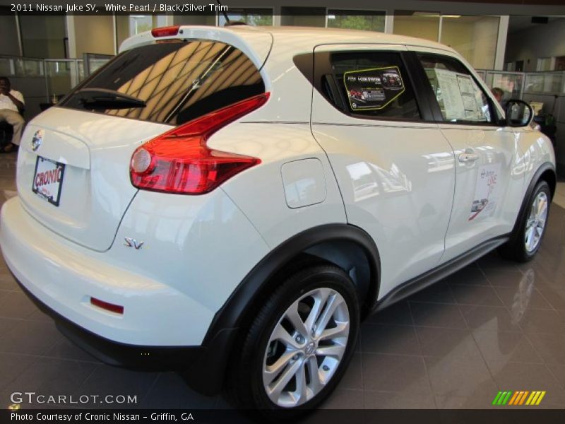 White Pearl / Black/Silver Trim 2011 Nissan Juke SV