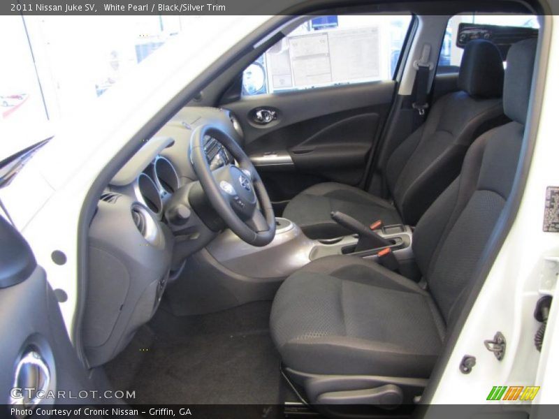  2011 Juke SV Black/Silver Trim Interior