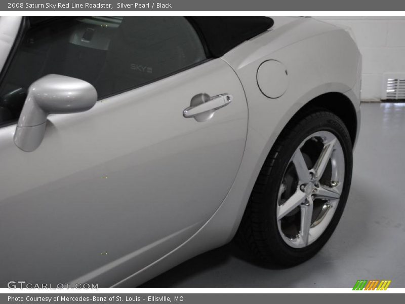 Silver Pearl / Black 2008 Saturn Sky Red Line Roadster