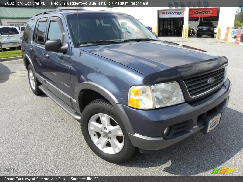 Front 3/4 View of 2002 Explorer XLT