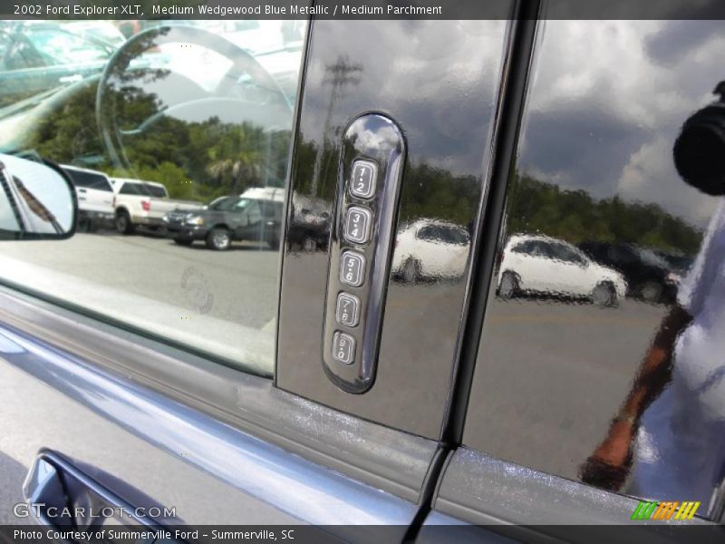 Medium Wedgewood Blue Metallic / Medium Parchment 2002 Ford Explorer XLT