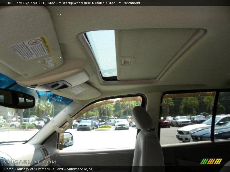 Medium Wedgewood Blue Metallic / Medium Parchment 2002 Ford Explorer XLT