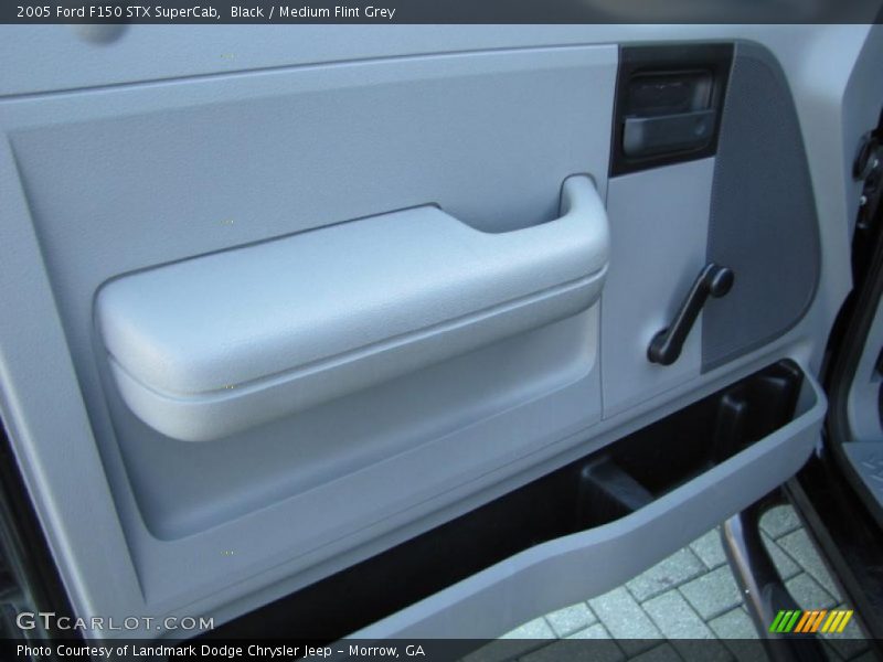 Black / Medium Flint Grey 2005 Ford F150 STX SuperCab