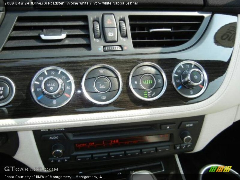 Controls of 2009 Z4 sDrive30i Roadster