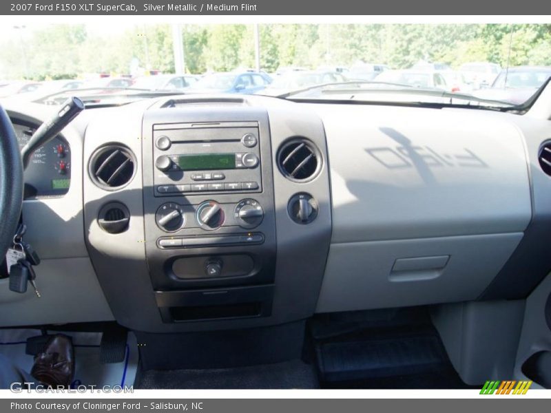 Silver Metallic / Medium Flint 2007 Ford F150 XLT SuperCab