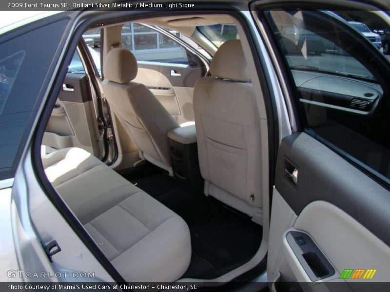 Brilliant Silver Metallic / Medium Light Stone 2009 Ford Taurus SE