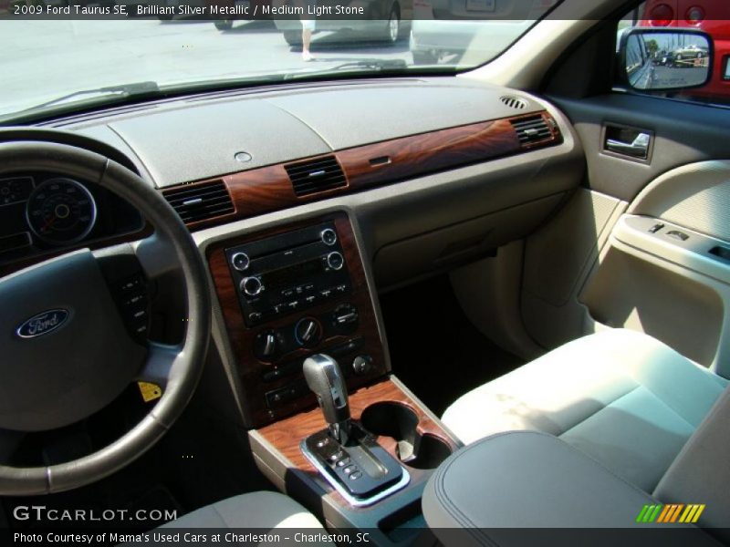 Brilliant Silver Metallic / Medium Light Stone 2009 Ford Taurus SE