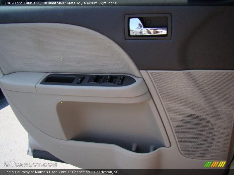 Brilliant Silver Metallic / Medium Light Stone 2009 Ford Taurus SE