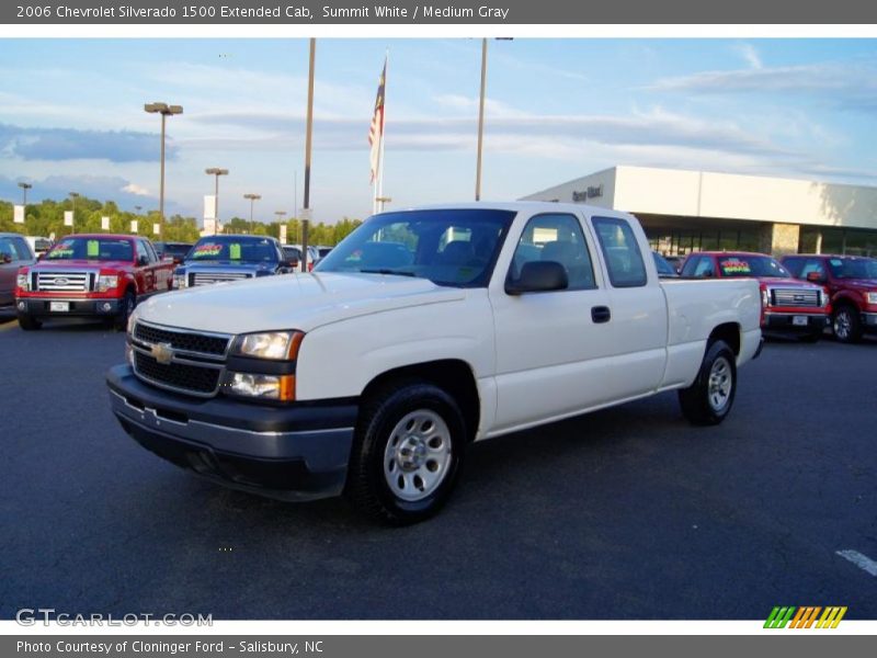 Front 3/4 View of 2006 Silverado 1500 Extended Cab